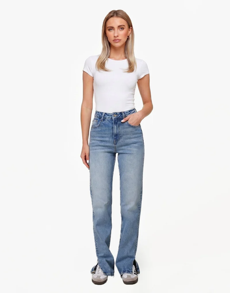 Blauwe Rechte Spijkerbroek + Witte Basic SS Top - Set