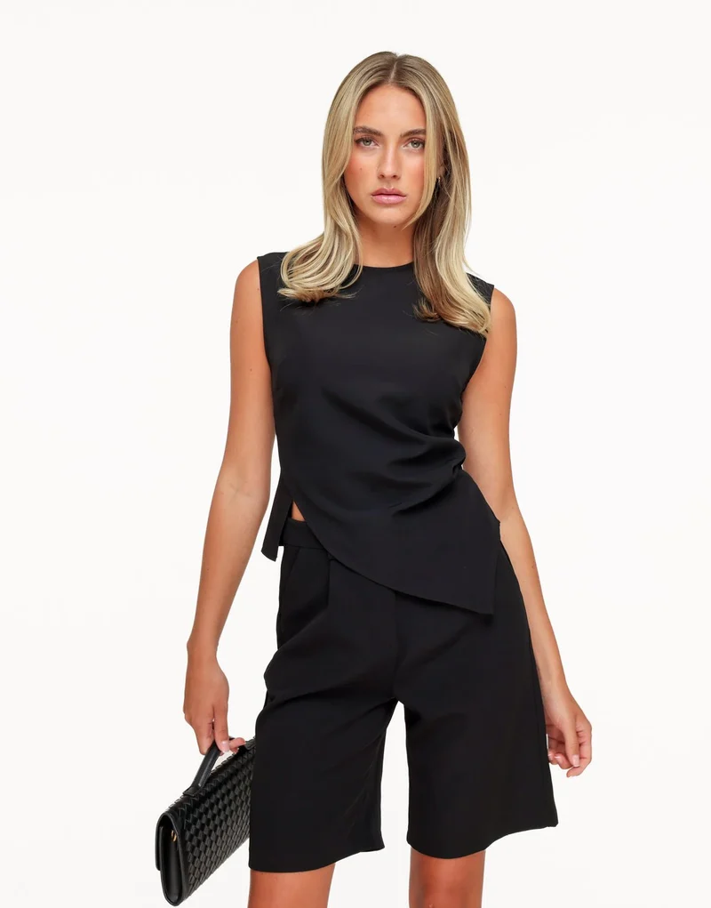 Zwarte Mouwloze Schuine Onderkant - Top