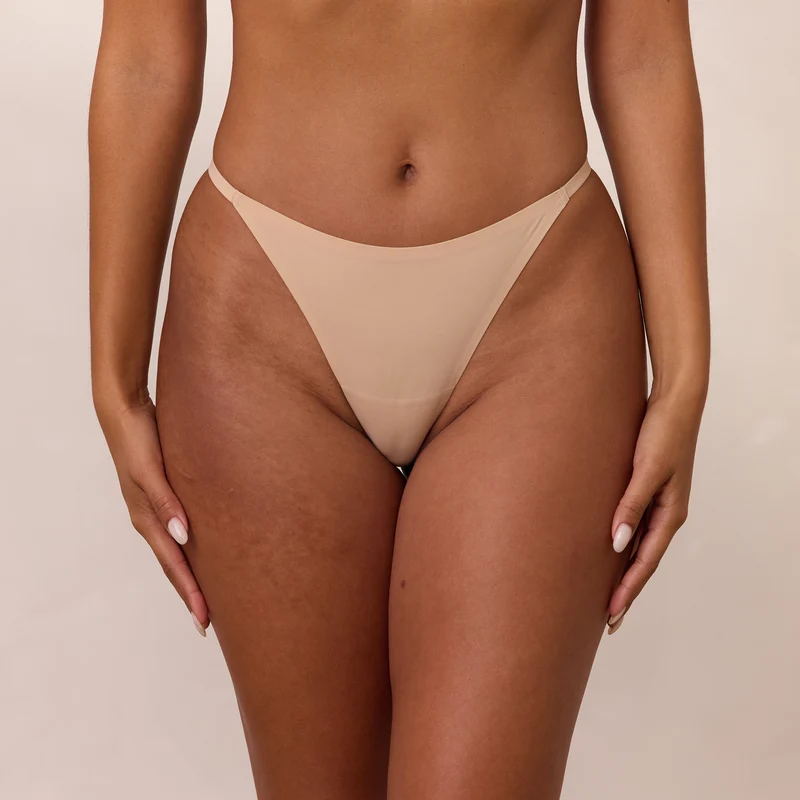 Everyday Form G-String - Zand