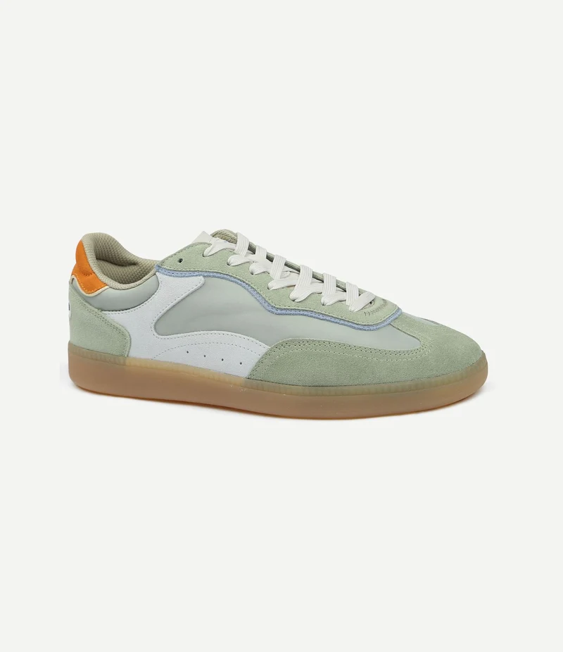 Sneakers park groen