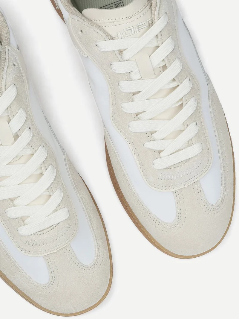 Sneakers park wit