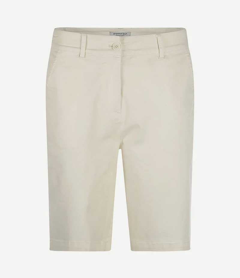 Short classic sand