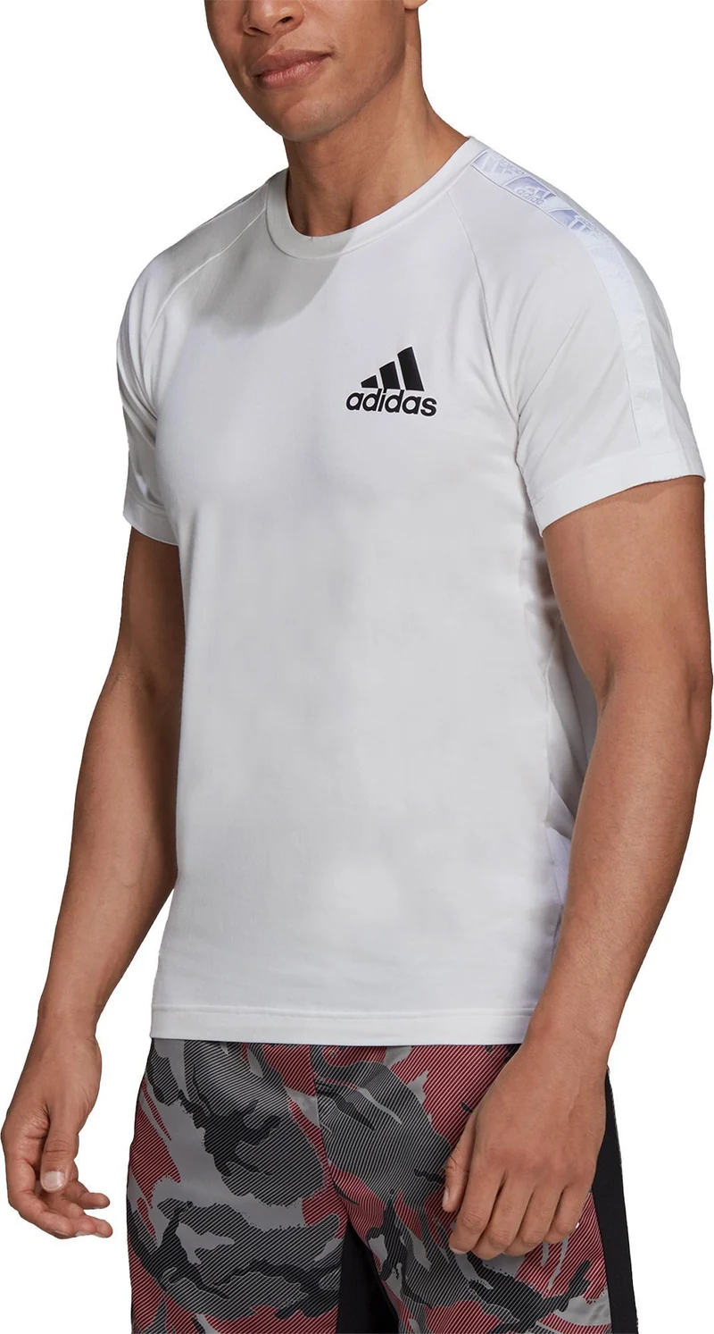 T T. T-Shirt