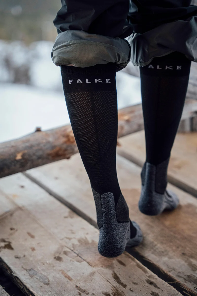 FALKE SK6 Pro Women Skiing Knee-high Socks