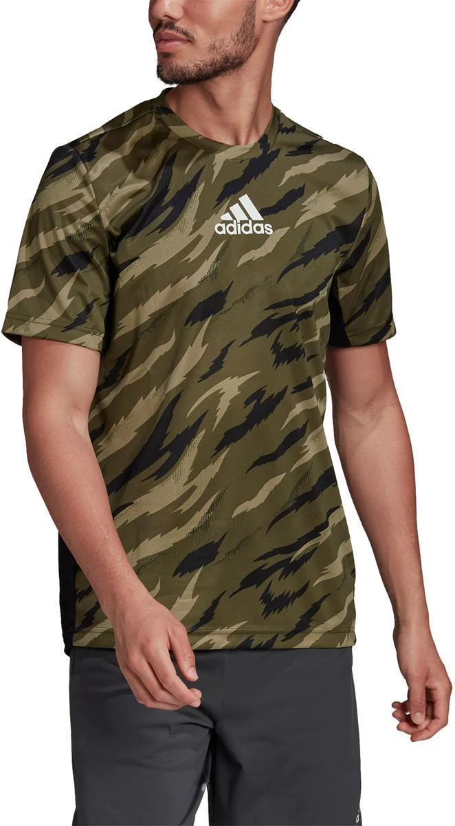 FEELSTRCAMO TEE. T-Shirt